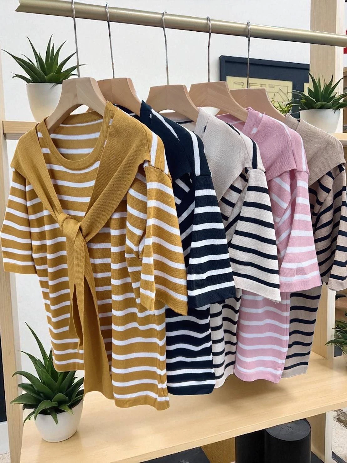 เสื้อไหมพรมแขนยาวลายริ้ว รอบอก 40-50