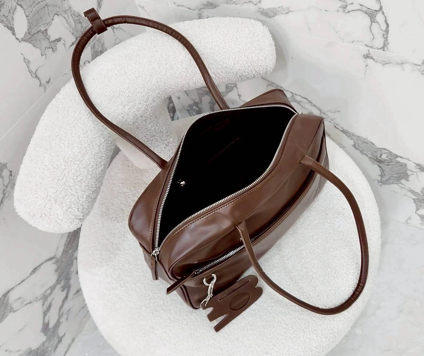 กระเป๋า Crying center แบรนด์ดังเกาหลี