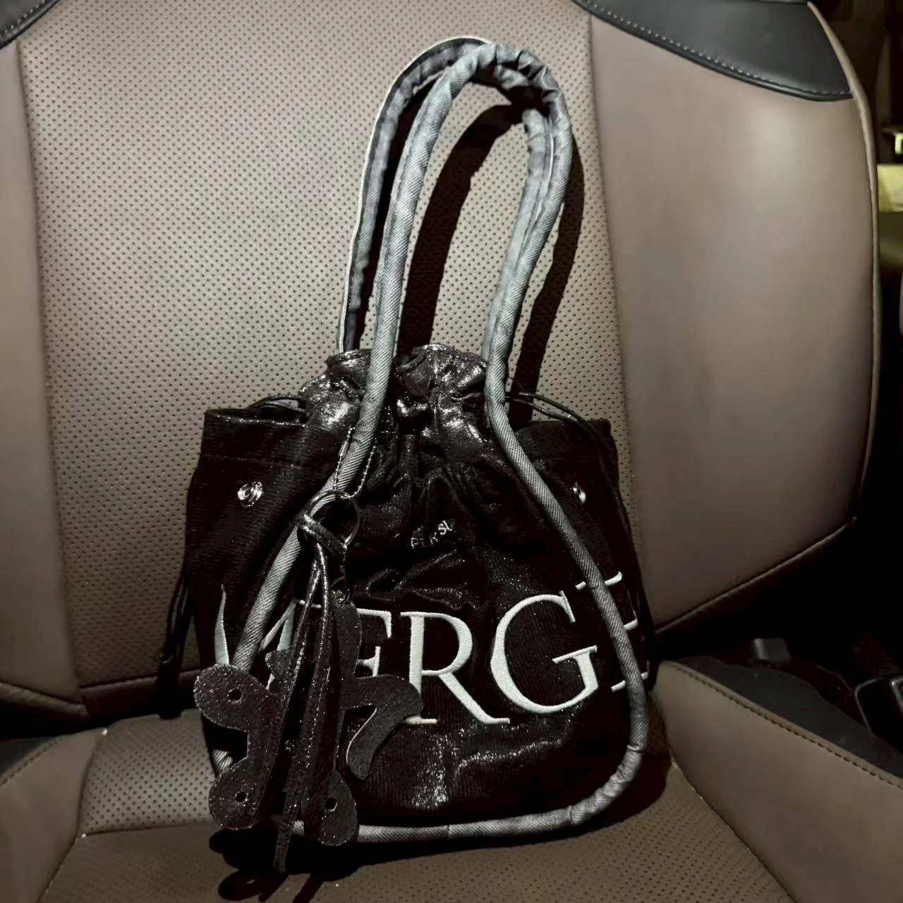 กระเป๋าถือ แบรนด์ ซีเซล สไตล์ Modern