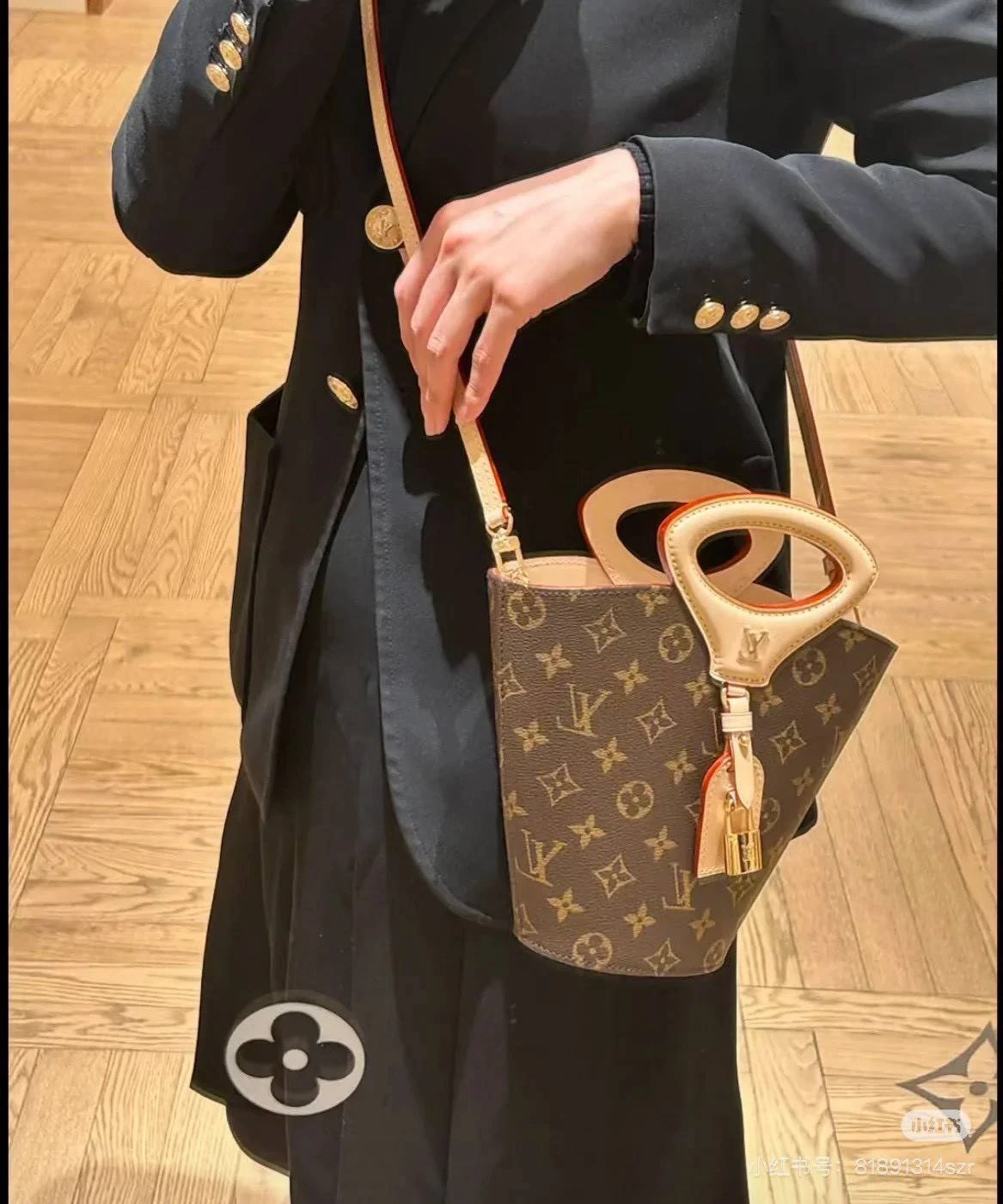 กระเป๋าสะพาย ysl ขนาด 8 นิ้ว