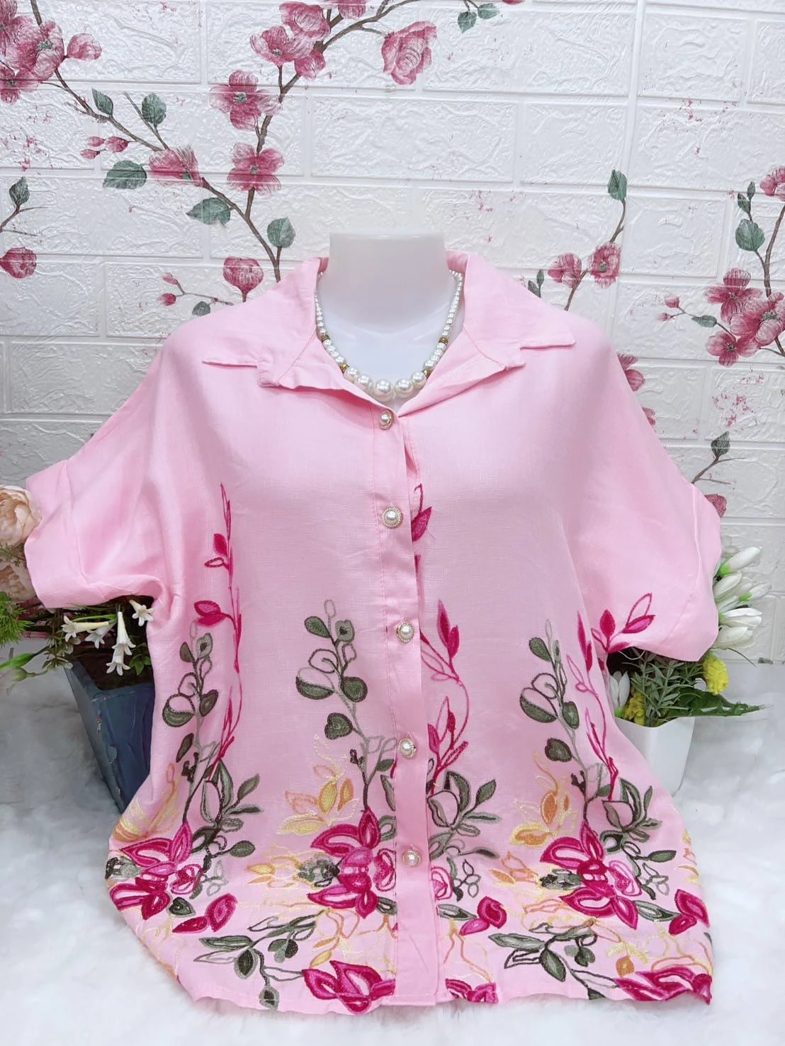 เสื้อคอปกปักลายดอกไม้ชมพูอ่อนอก38-42