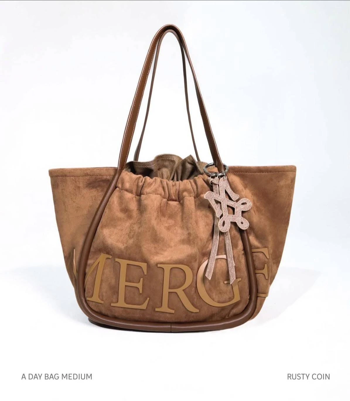 กระเป๋าถือ merge มี 2 สี