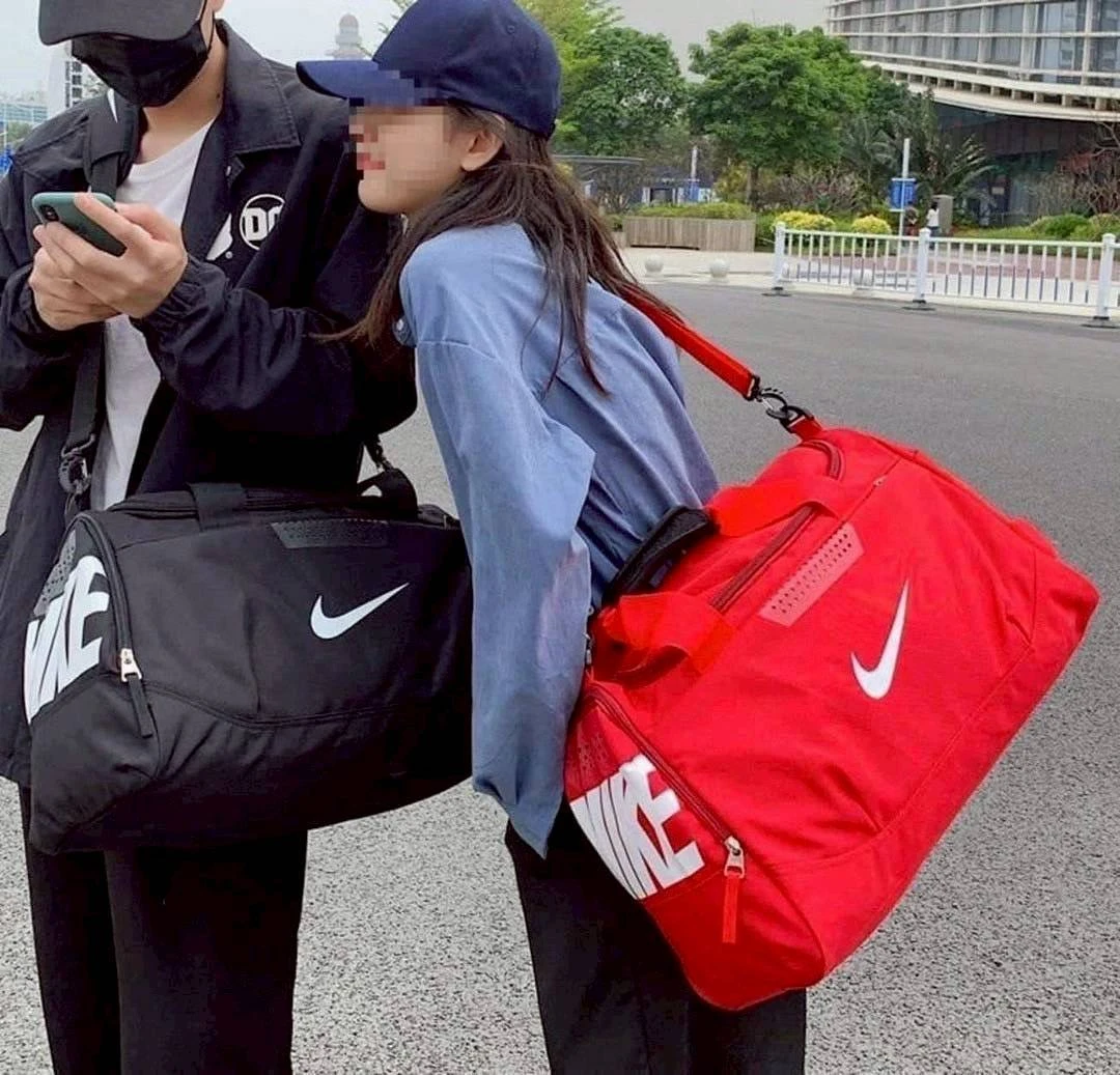 กระเป๋าเดินทาง nike ใบใหญ่ใส่ของเยอะ