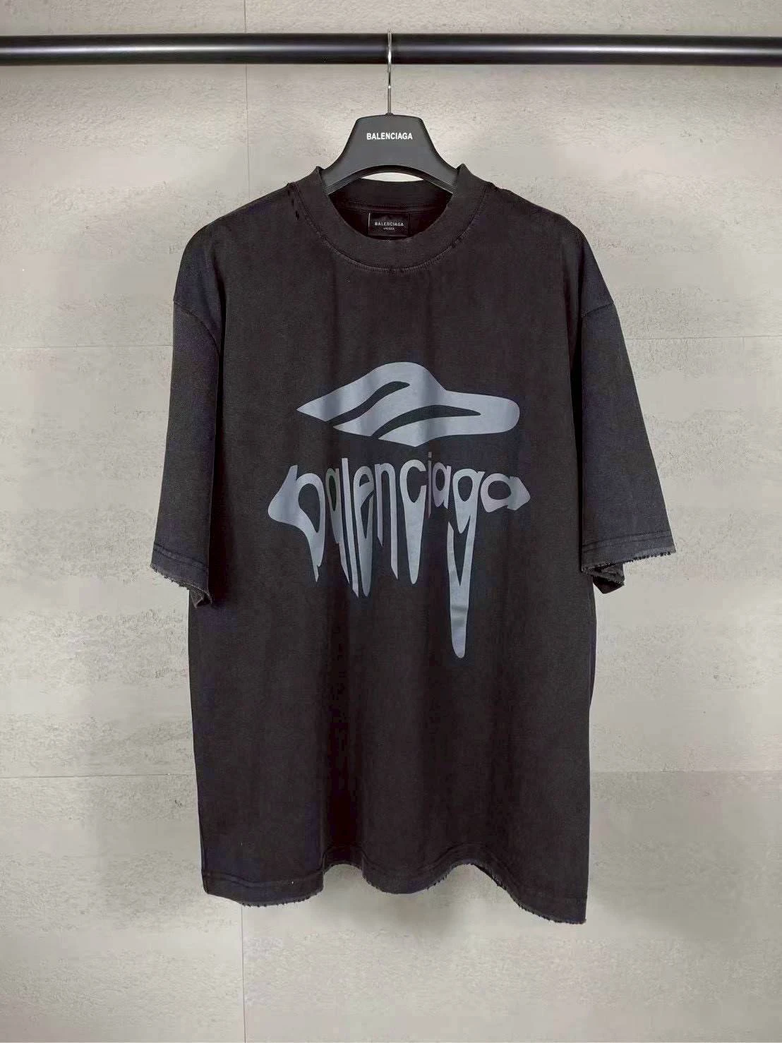 เสื้อสีดำลายBALENCAGA