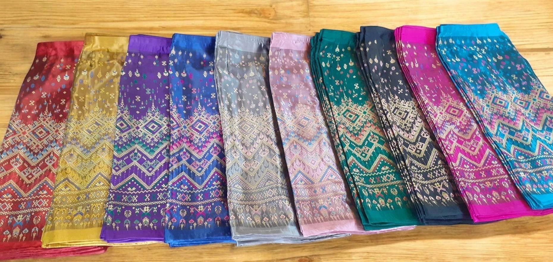 ผ้าถุงลายไทยสำเร็จรูปผูกเอวสีน้ำเงิน เอว 24-40นิ้ว