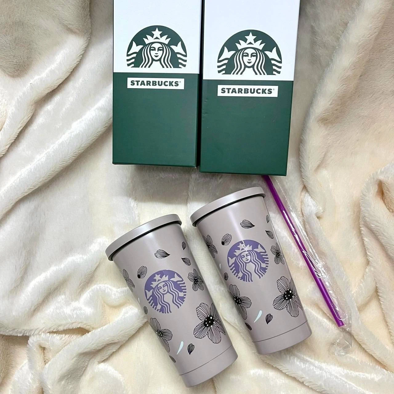 แก้ว Starbucks ลายดอกไม้สีม่วง ขนาด 304 ม.ล
