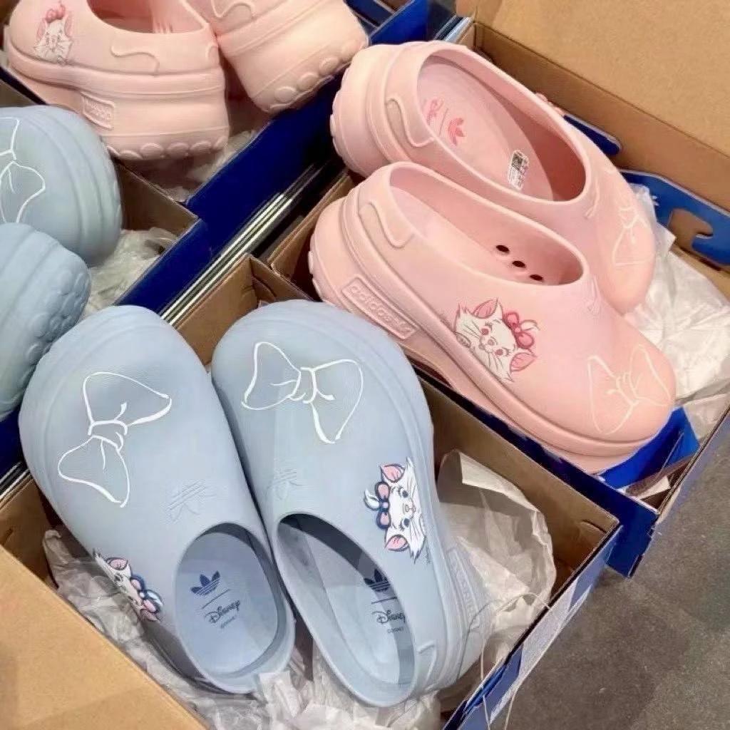 รองเท้าแตะ adidas Marie