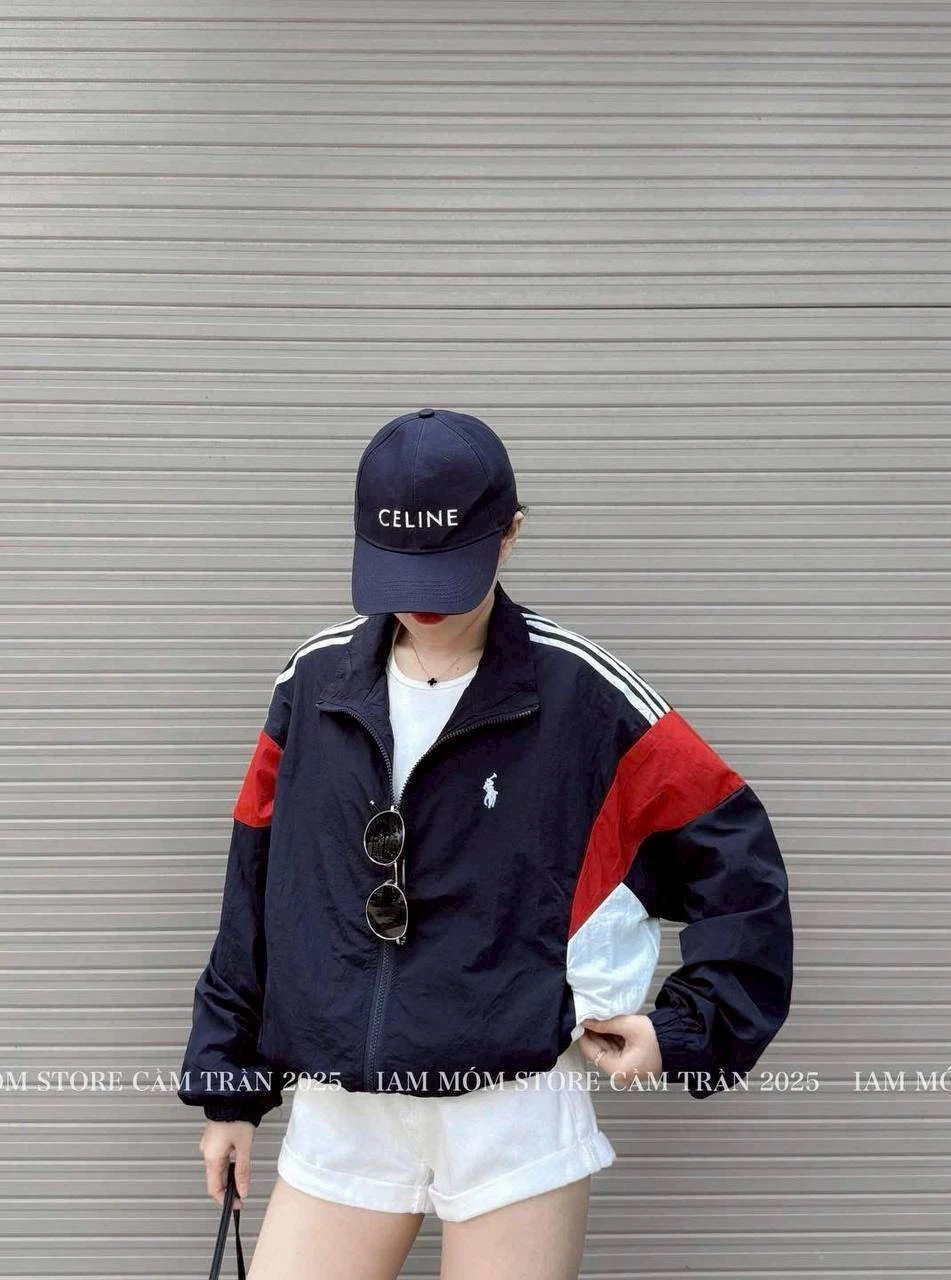 เสื้อแขนยาวผ้าร่มปักโลโก้ มีซิปหน้า