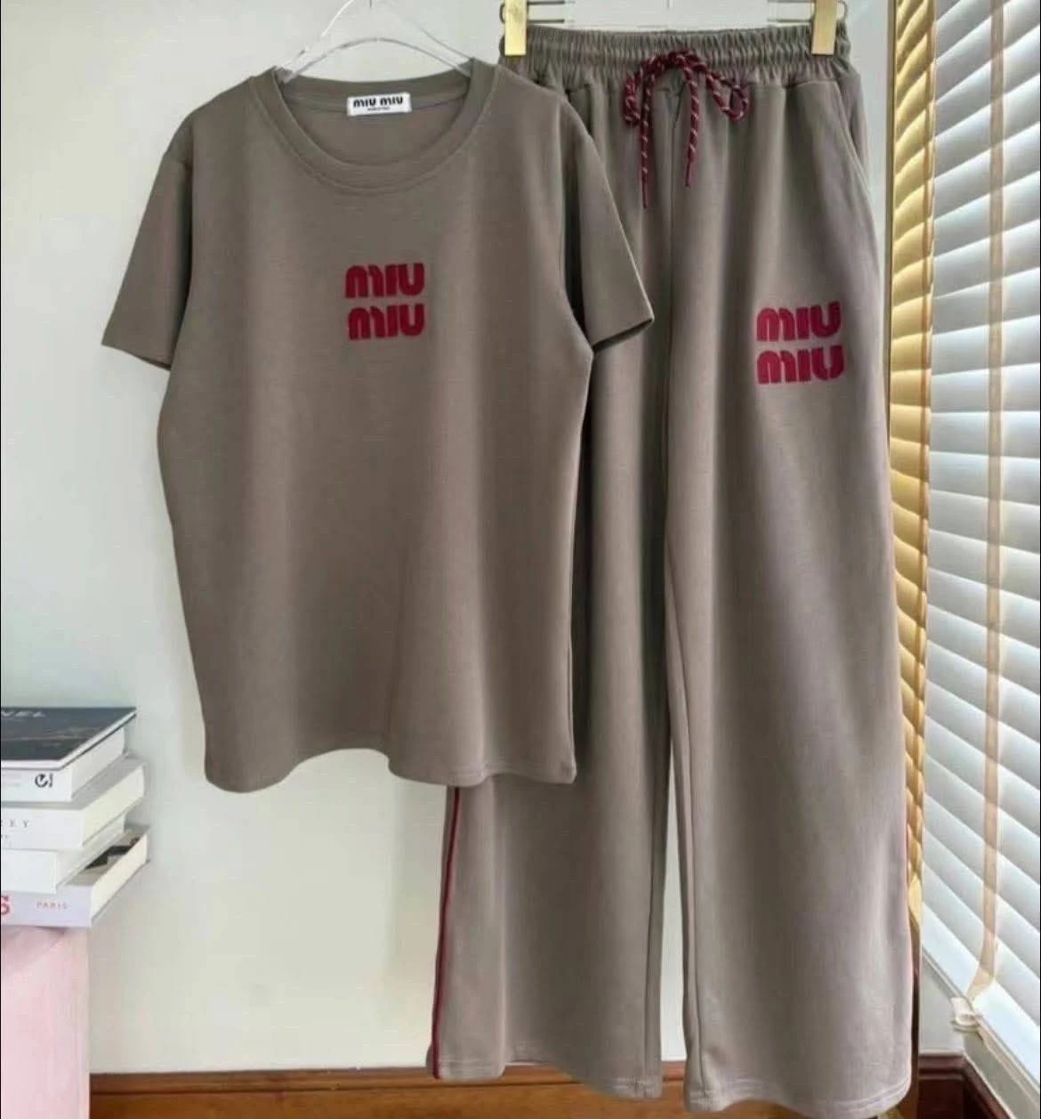 ชุดเซต Miu Miu งานผ้าไม่บางดำ อก 40 เอว 24-32 สะโพก 41