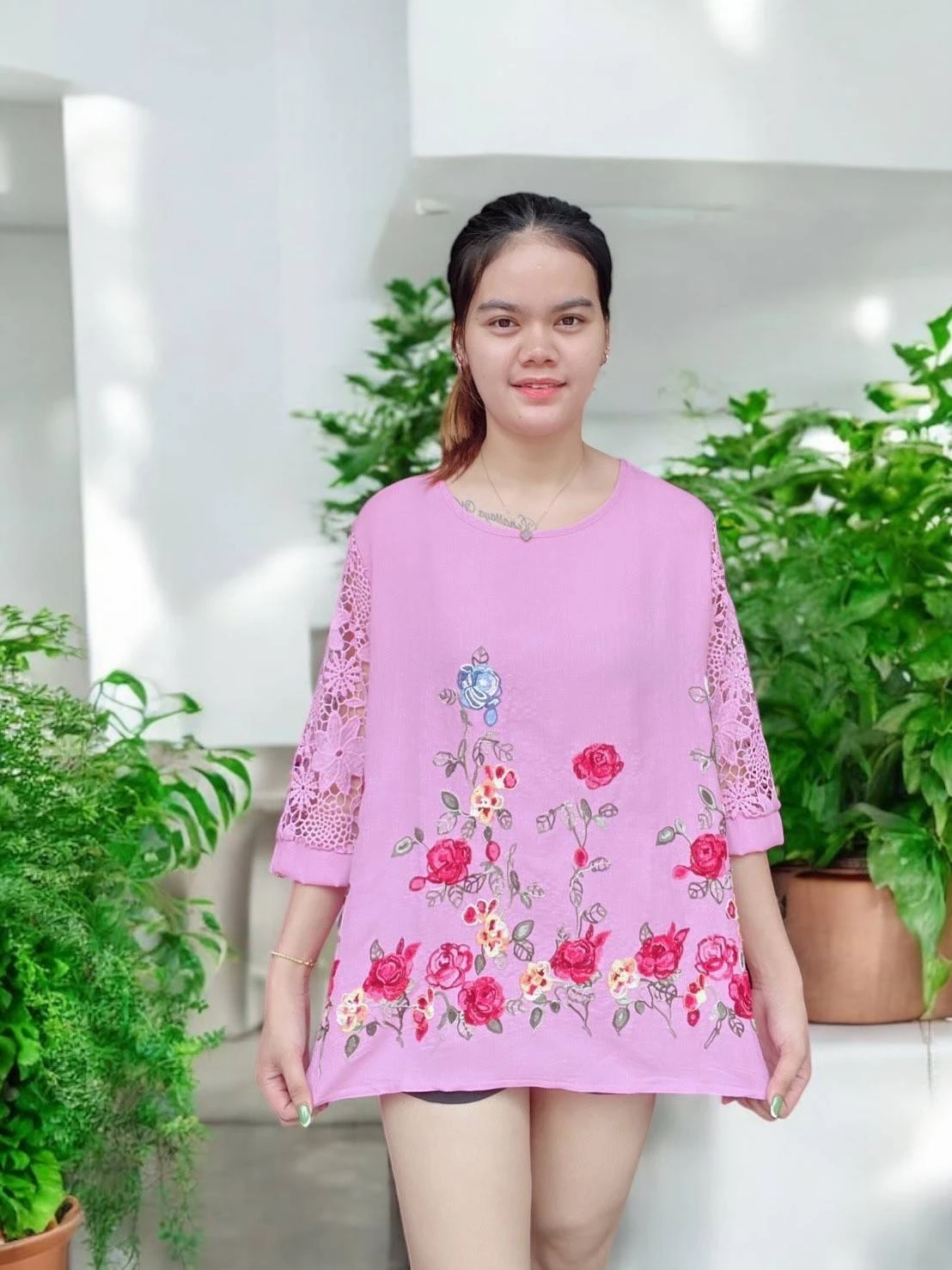 เสื้อคอกลมลายดอกไม้ชมพู อก 38-44