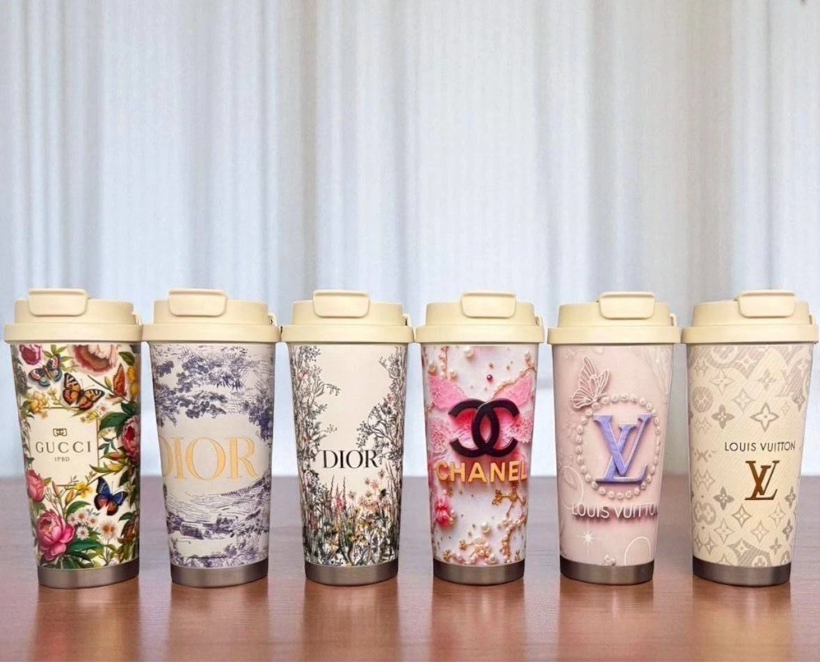 แก้วน้ำลายแบรนด์ chanel  เก็บร้อนเย็นได้มีหลอดในตัว
