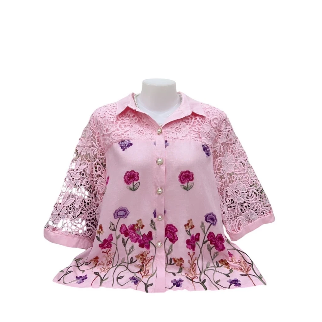 เสื้อลูกไม้ลินินผสมผ้าฝ้ายคอปก แขนสามส่วนมีซับในสีชมพู อก 44-46