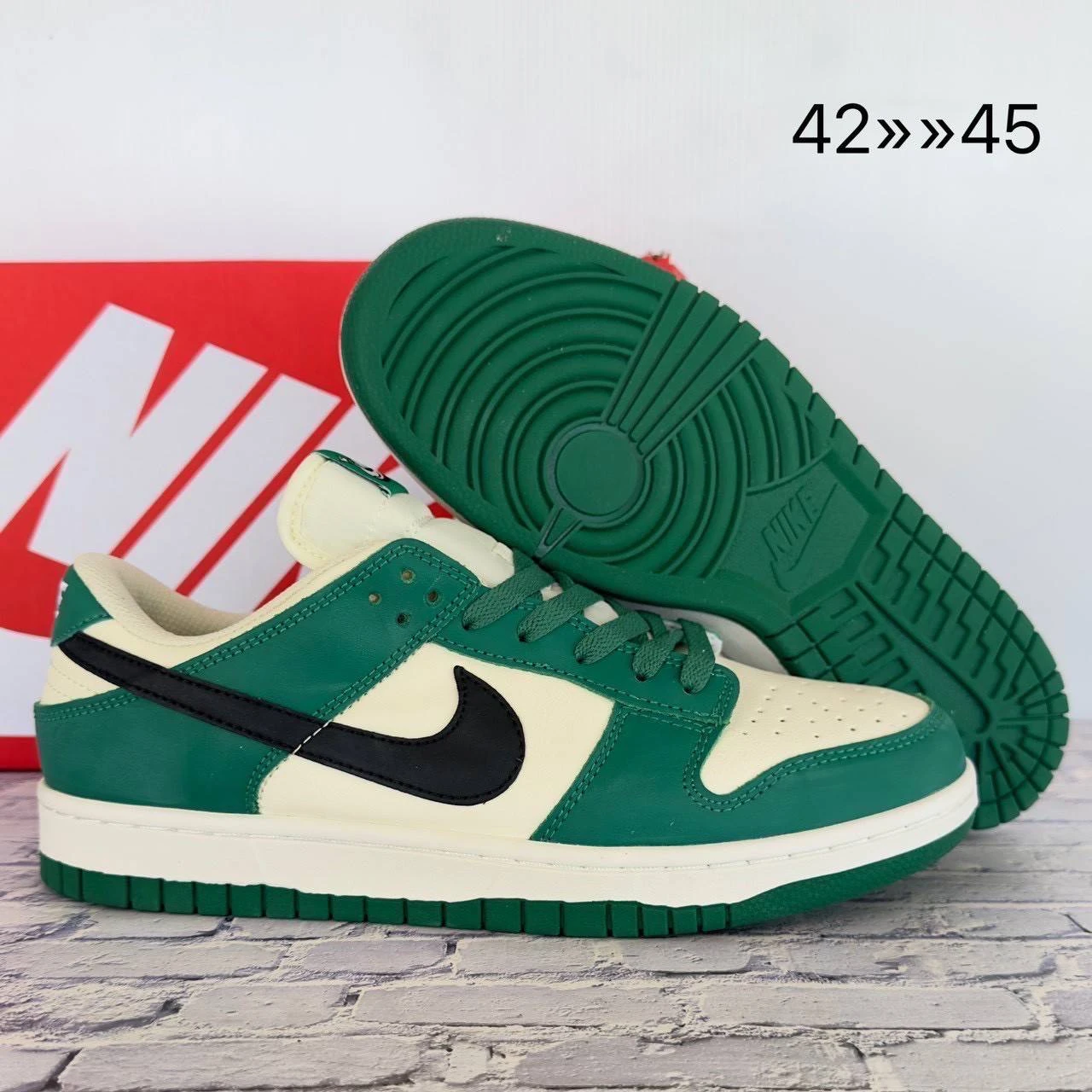 รองเท้าผ้าใบ Nike เขียว2  ไซต์ 42-45