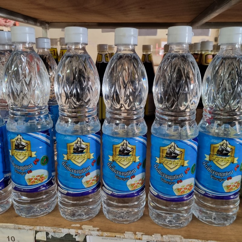 น้ำส้มสายชูวรรณา 700 มล