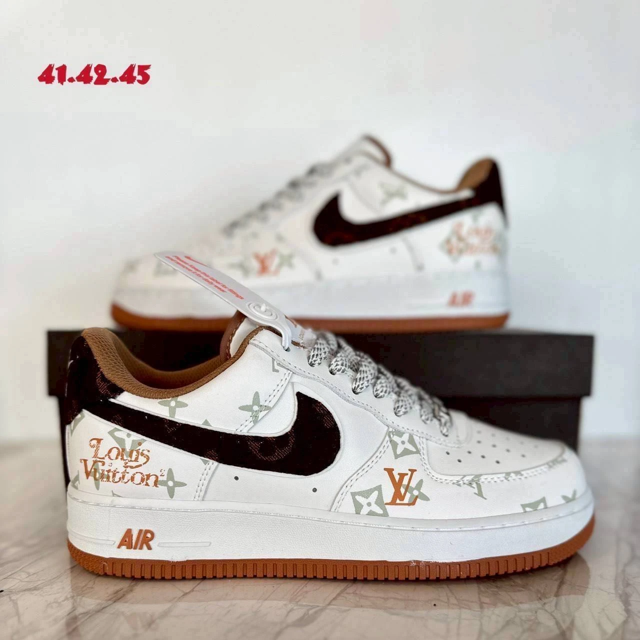 รองเท้าผ้าใบ nike พร้อมกล่อง