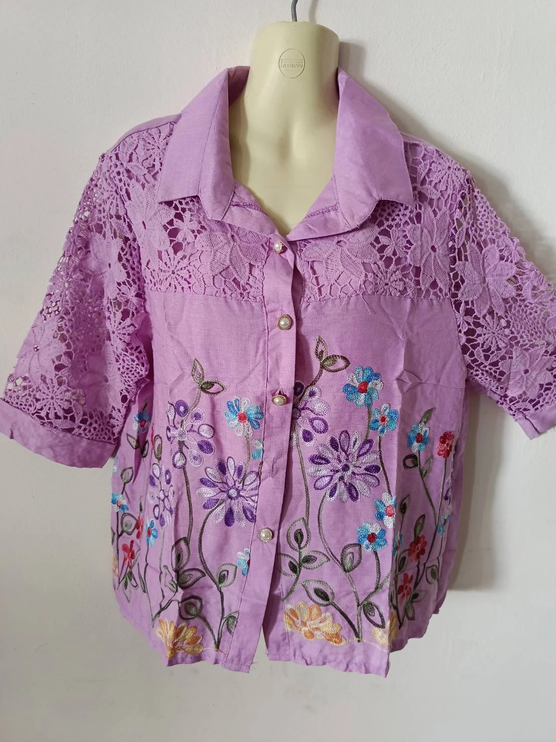 เสื้อลูกไม้ลินินผสมผ้าฝ้ายคอปกแขนสามส่วน มีซับในสีม่วง อก 40-42