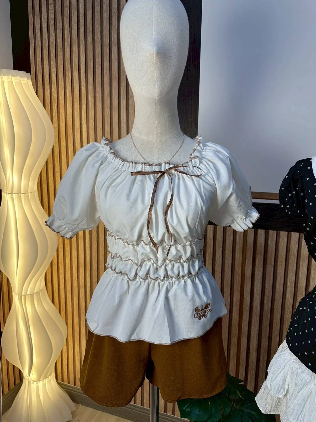 ชุดเซต 2 ชิ้น งานเสื้อทรงน่ารักแต่งโบว์ผูกเชือกงานปัก