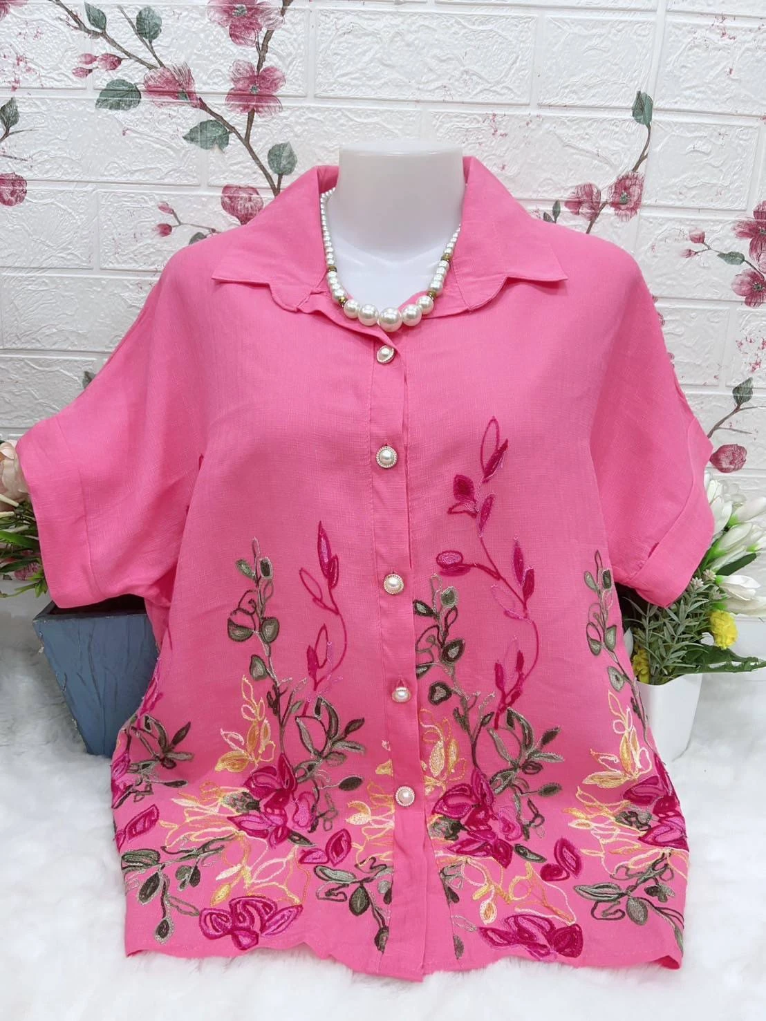 เสื้อคอปกปักลายดอกไม้ชมพูเข้มอก38-42