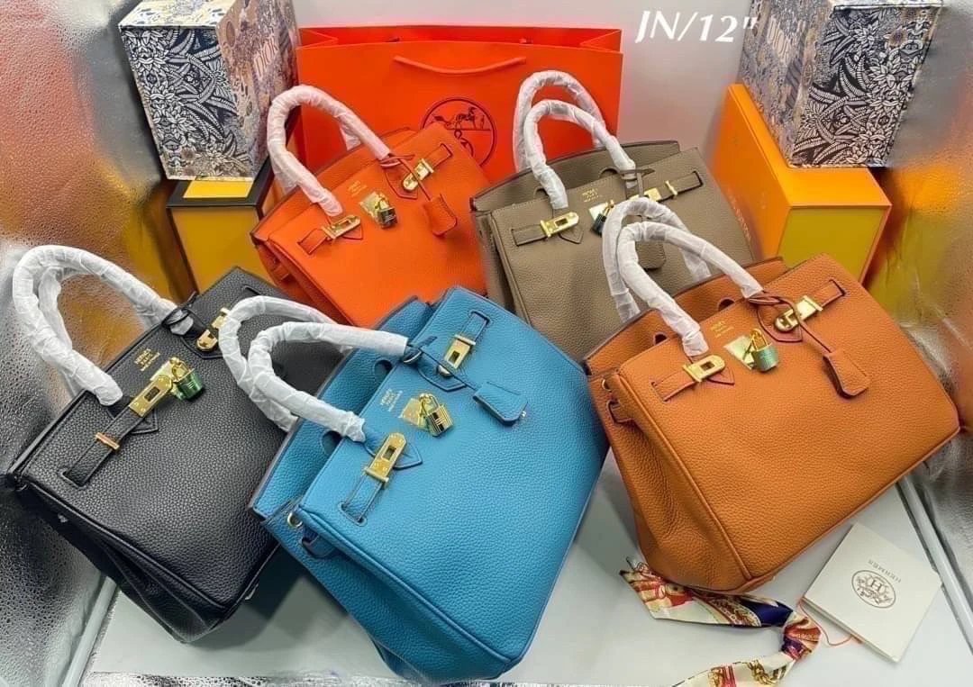 กระเป๋าถือแบรนด์ coach มี 4 สี พร้อมกล่อง