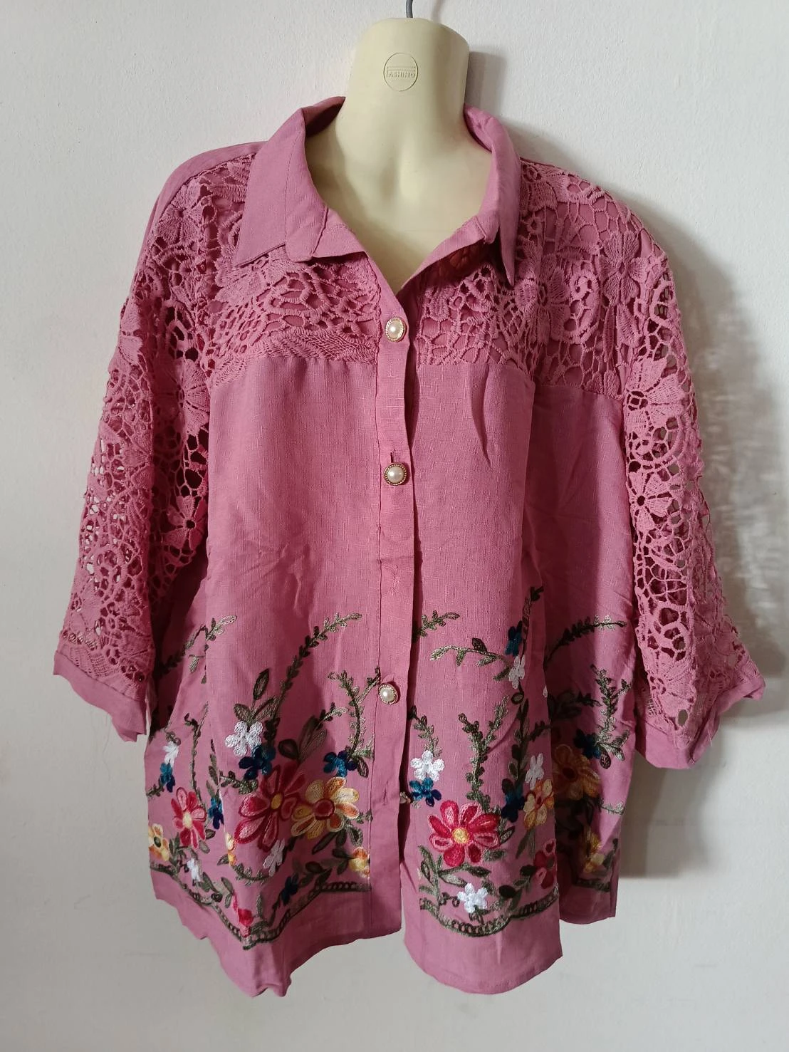 เสื้อลูกไม้ลินินผสมผ้าฝ้ายคอปกแขนสามส่วน มีซับในสีชมพูอก 44-46
