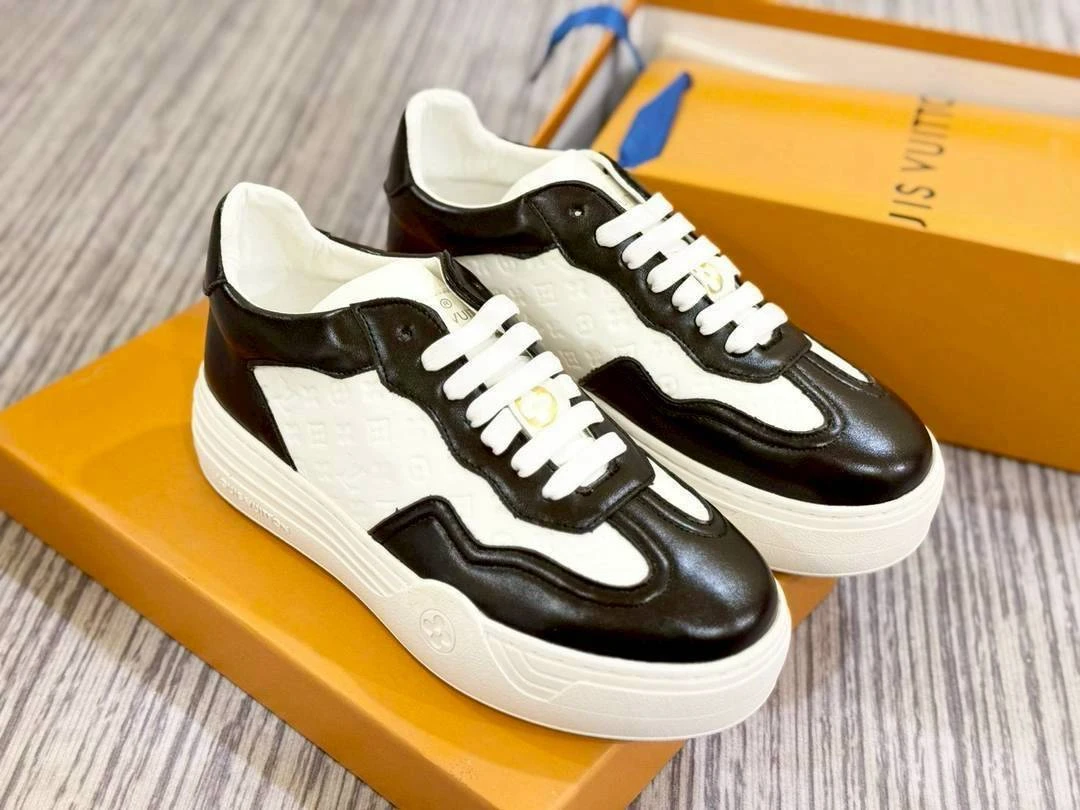 รองเท้าผ้าใบหลุยส์ ไซต์ 36-41