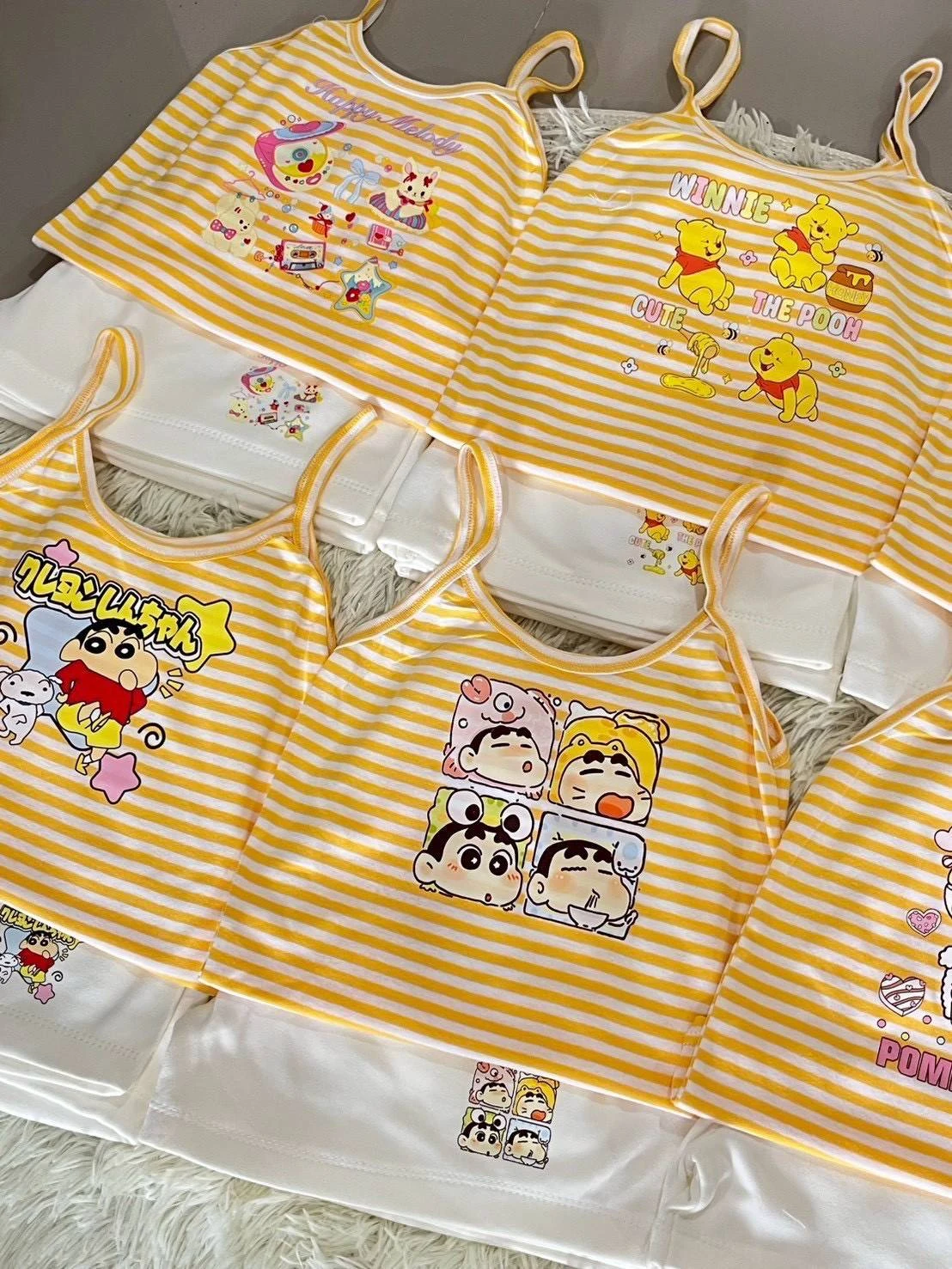 เสื้อกล้ามสีเหลือง ลายน่ารัก