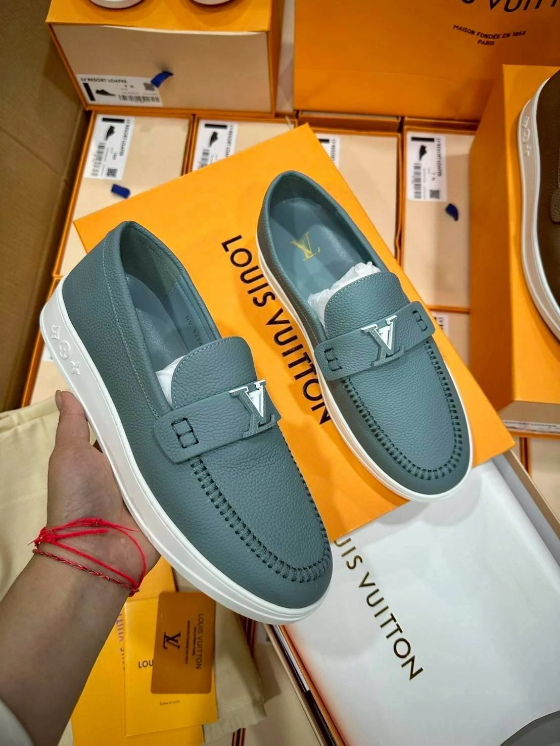 รองเท้าผ้าใบ Louis Vuitton