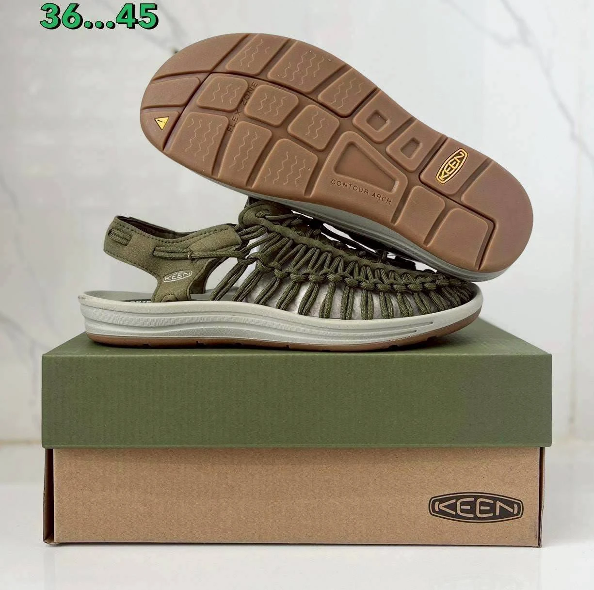 รองเท้าผ้าใบ Keen พร้อมกล่อง