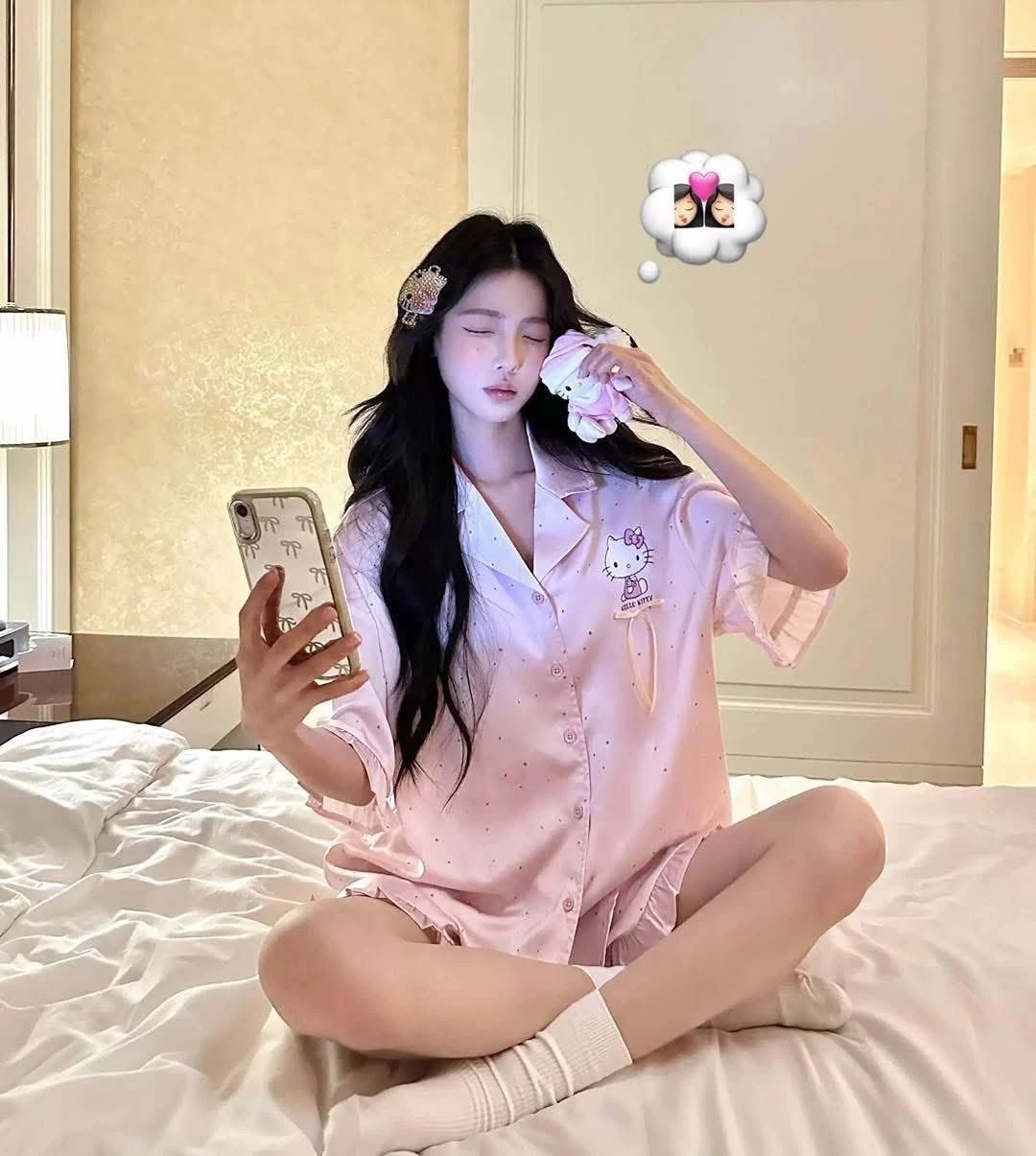 ชุดนอนลายคิตตี้