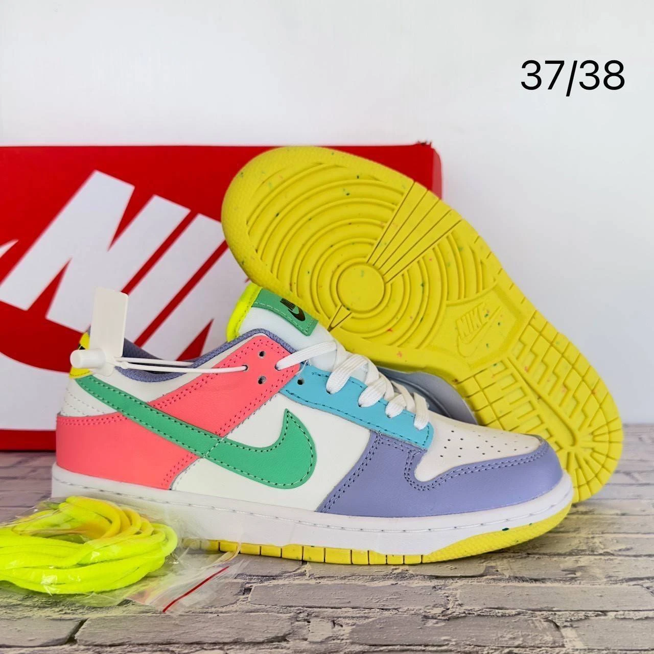 รองเท้าผ้าใบ Nike เหลืองไซต์37-38