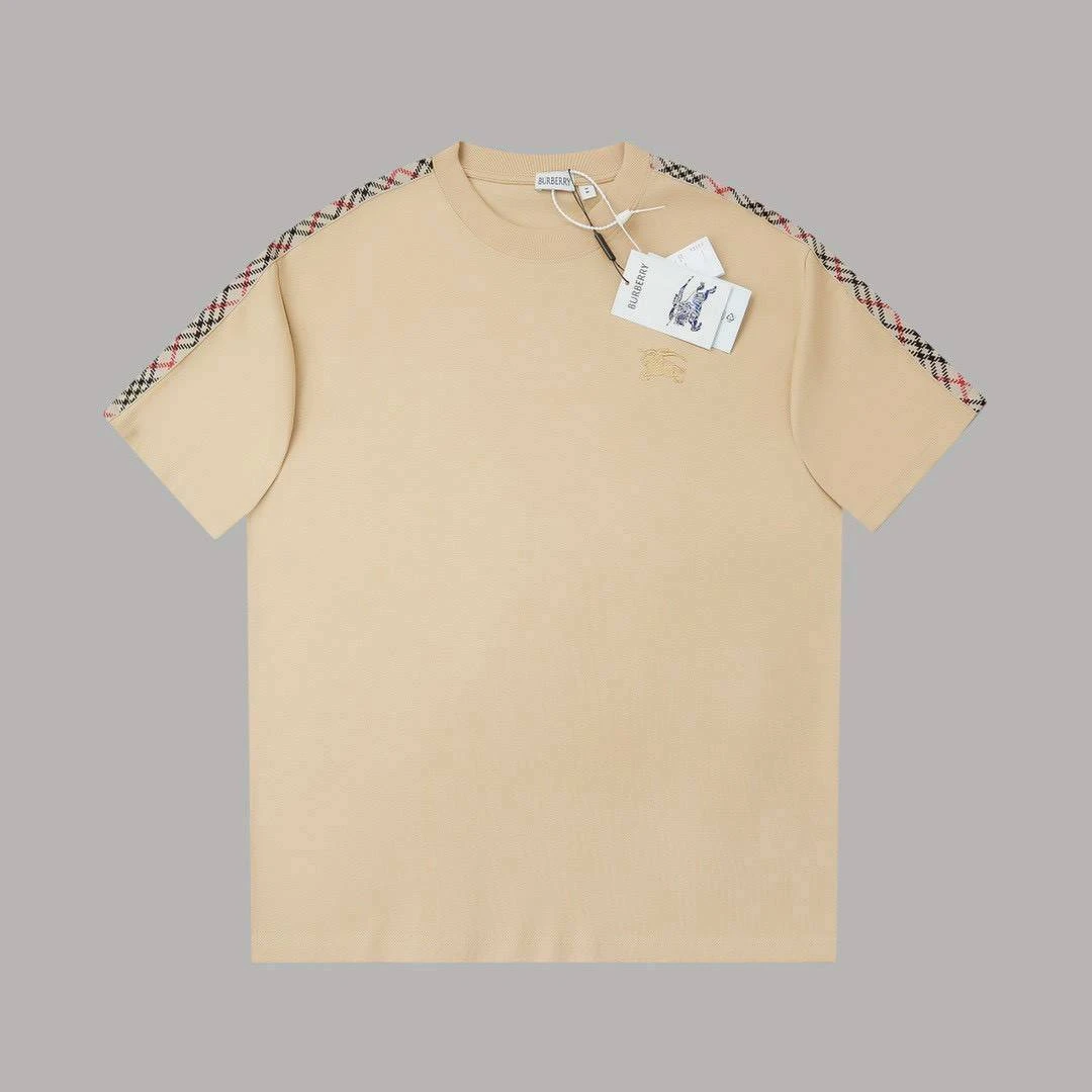เสื้อสีขาว BURBERRY ใส่ได้ทั้งหญิงทั้งชาย