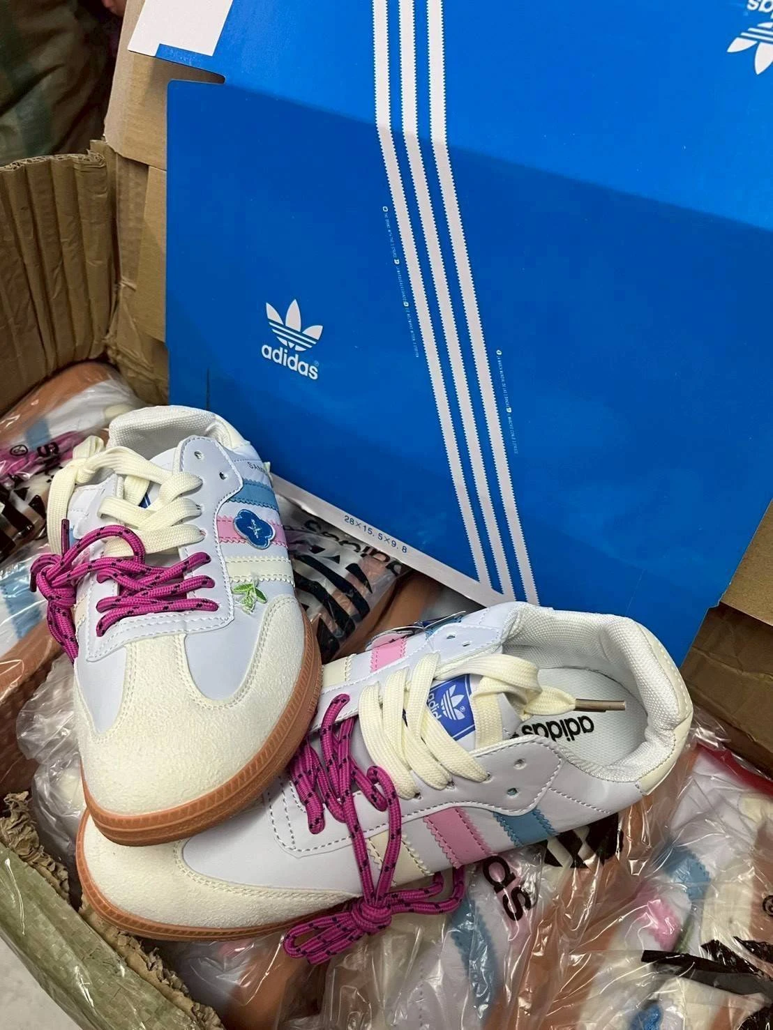 รองเท้าผ้าใบadidas สีพาสเทล งานกล่อง ไซต์  37-41