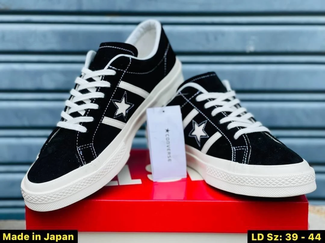 รองเท้าผ้าใบ  CONVERSE พร้อมกล่อง