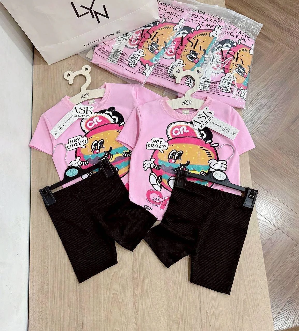 ชุดเซตลูกสาว+กางเกงเลคกิ้ง เสื้อสกรีนหน้าหลังชมพู