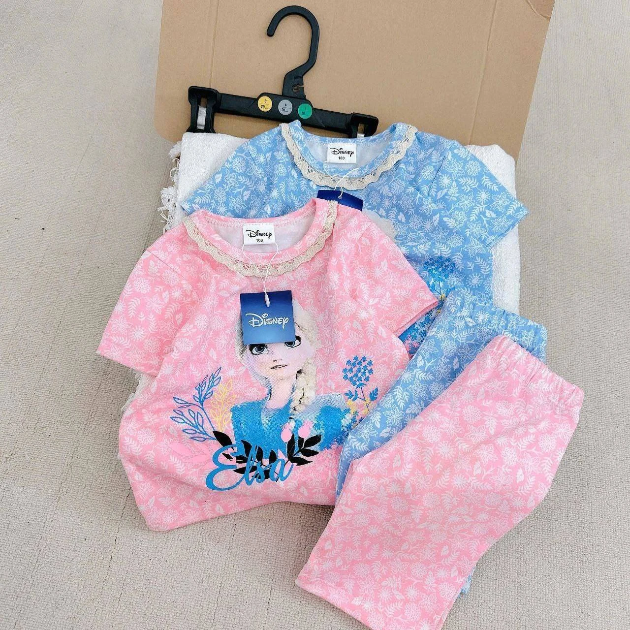 ชุดเซตลูกสาวเอลซ่า แต่งลูกไม้ตรงคอเสื้อ ขนาด 100-160