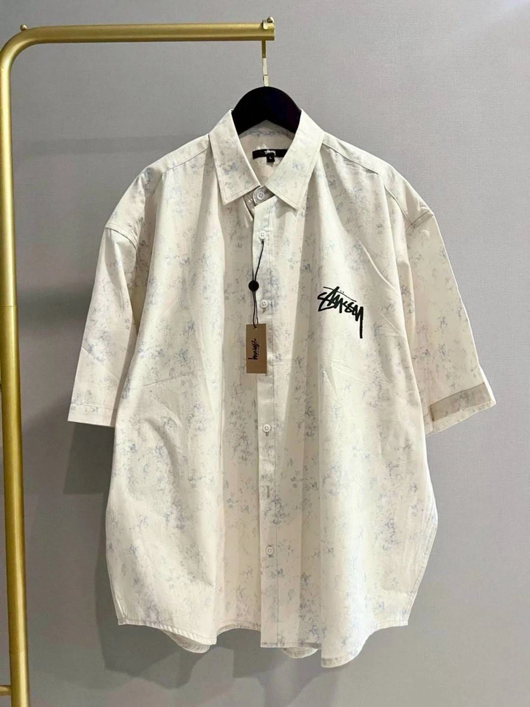 เสื้อยืด stussy ทรงโอเวอร์ไซต์